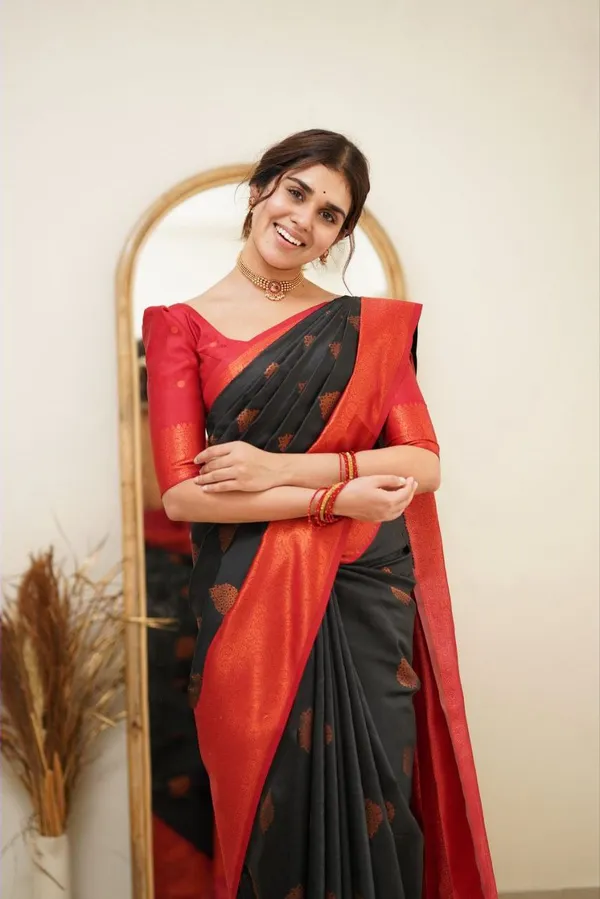 BLACK_KANJIVARAM_SILK__SAREE